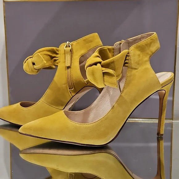 Louise et Cie Yellow Suede Women's Heels - Picture 4 of 4